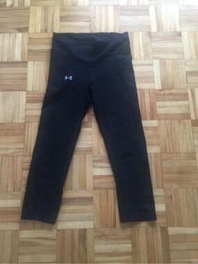 Under Armour Black Cropped Performance Leggings